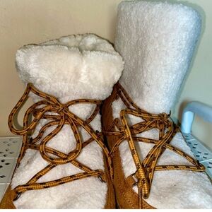 NWOT Portland Boot Company Shearling Brown/White Ankle Booties
